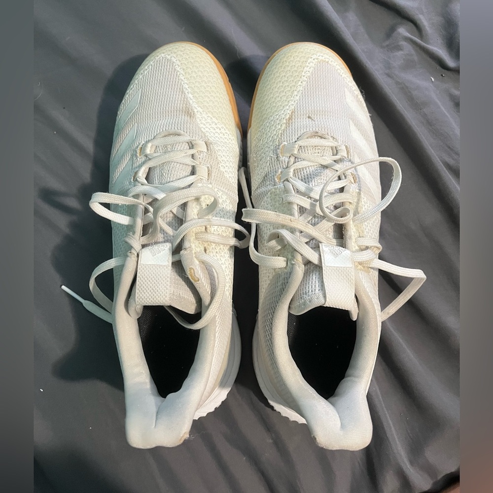Volleyball shoes